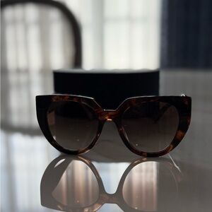 Tortoise Shell Cat-Eye Sunglasses